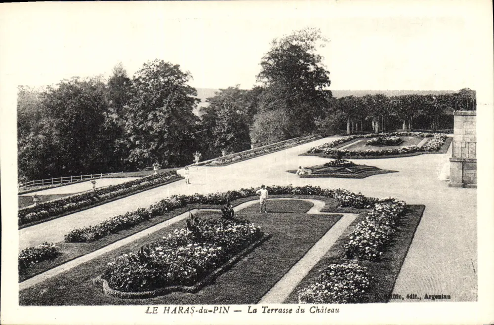 Le Haras-du-Pin — A Terrasse do Castelo — edit. Argentan - Frente