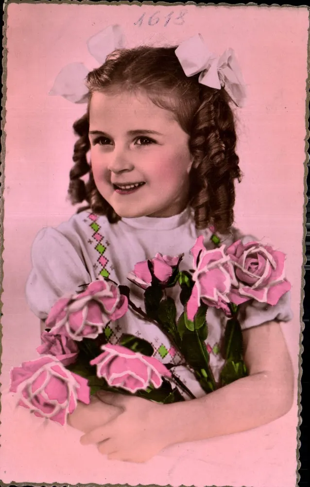 Menina com buquê de rosas — carta postal colorida — série 1618 - Frente