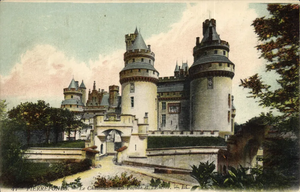 Pierrefonds — O Castelo — A Fachada e a Entrada — Editor L.L. - Frente