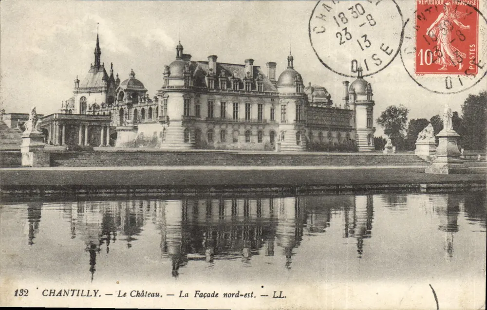 Chantilly — O Castelo — A Fachada nordeste — LL. — N° 132 - Frente