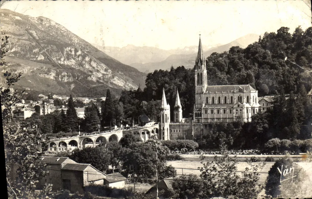 Lourdes — A Basílica e o Pic du Jer — Edição Quinault - Frente