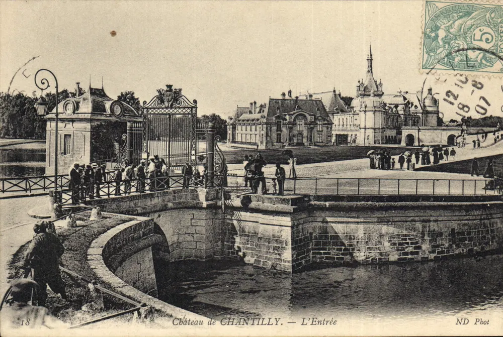 Castelo de CHANTILLY — A Entrada — ND Fotografia - Frente