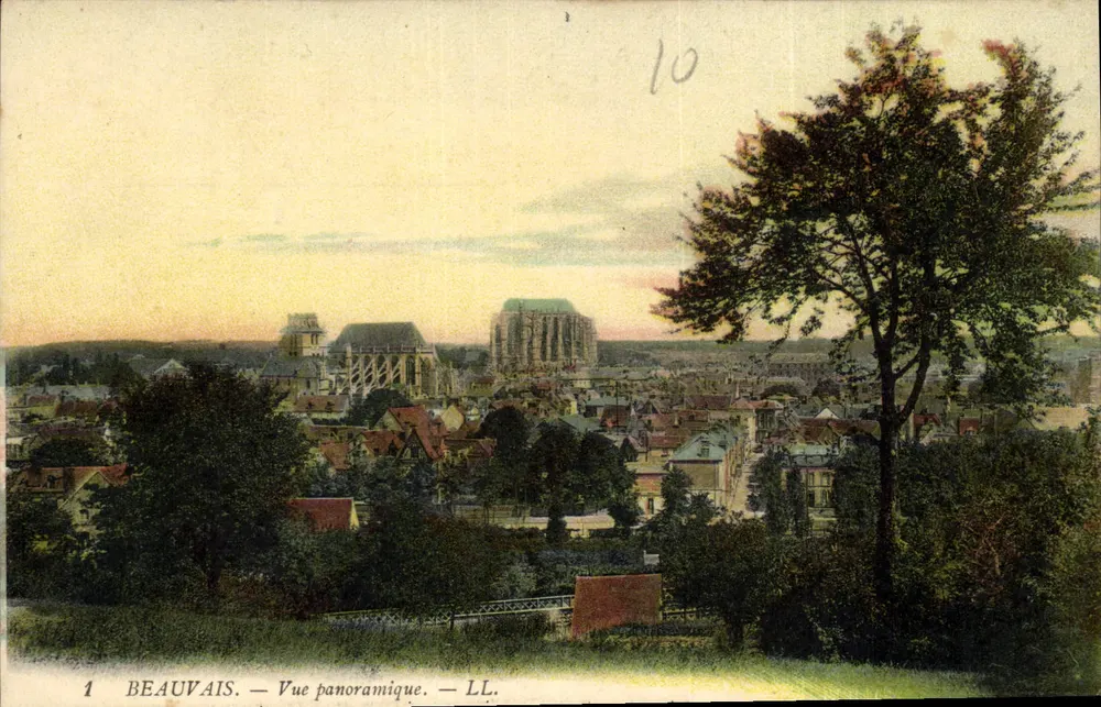Beauvais — Vista panorâmica — LL. - Frente