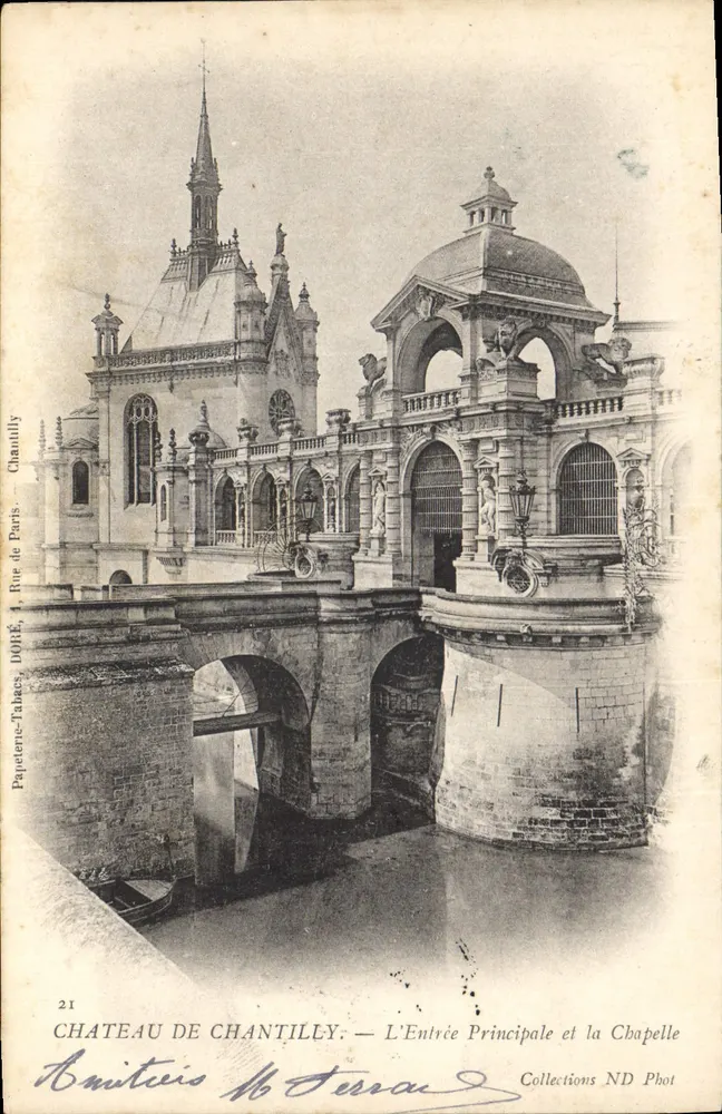 Schloss Chantilly — Der Haupteingang und die Kapelle — Papeterie-Tahacès, DORÉ, 1 Rue de Paris, Chantilly - Vorderseite