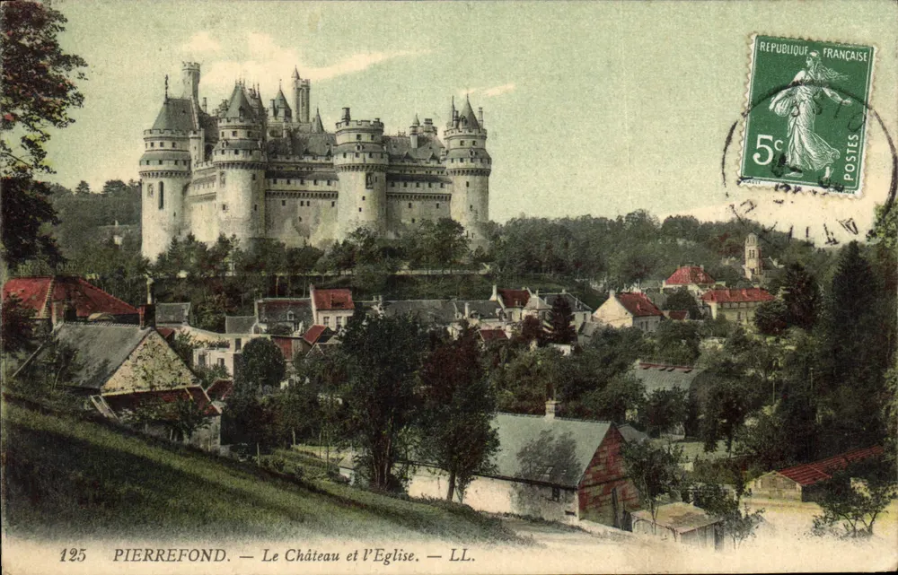 Pierrefond — O Castelo e a Igreja — LL. - Frente