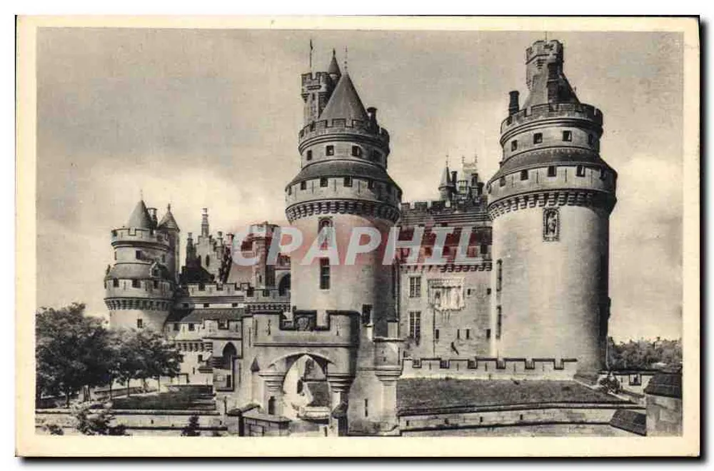 Schloss Pierrefonds — Türme von Julius Caesar und Karl dem Großen — Serv. Commercial Monuments Historiques Gd Palais, Paris - Vorderseite