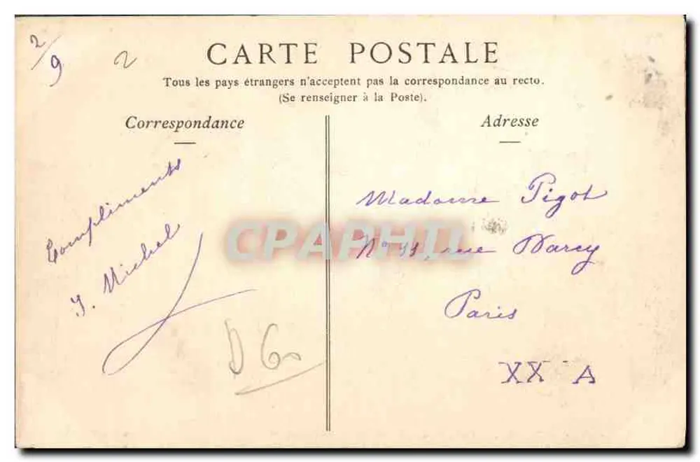 Castelo de Chantilly — A Cour d'Honneur — Collections ND Phot - Verso