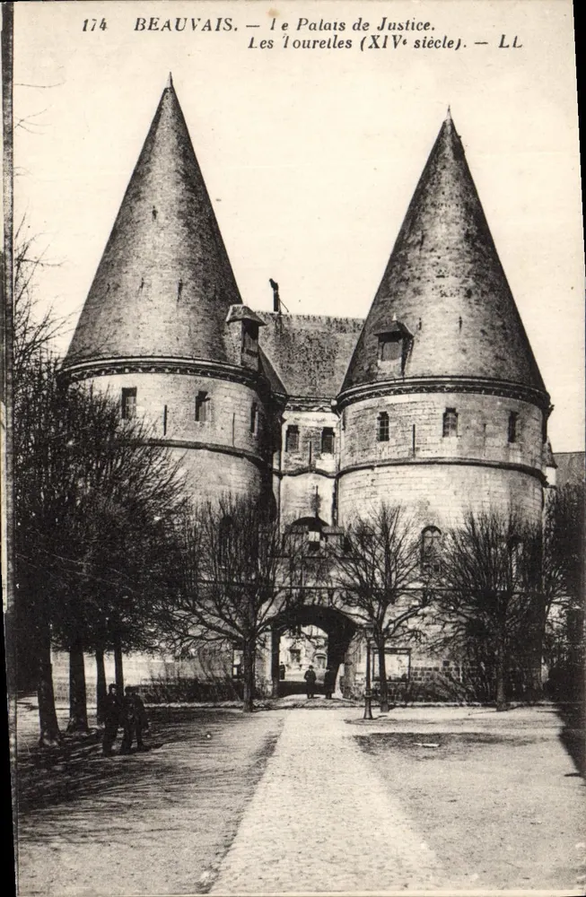 Beauvais — O Palácio de Justiça. As Torrinhas (século XIV) — LL - Frente