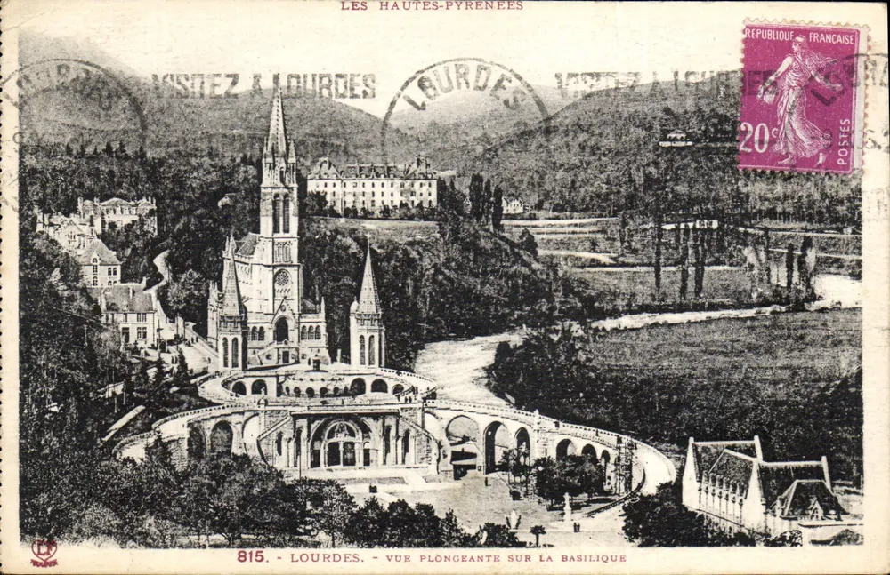 Lourdes — Vogelperspektive auf die Basilika — Verlag Taulouze, Nr. 815 - Vorderseite