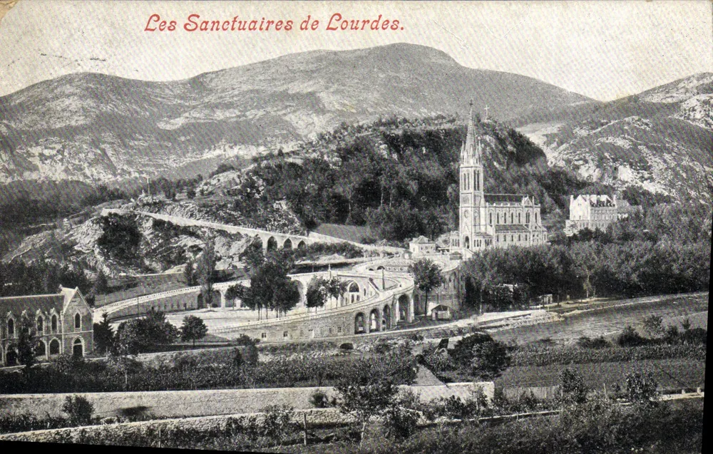 Os Santuários de Lourdes — vista panorâmica — Edição da Aliança Católica, Lourdes (65) - Frente