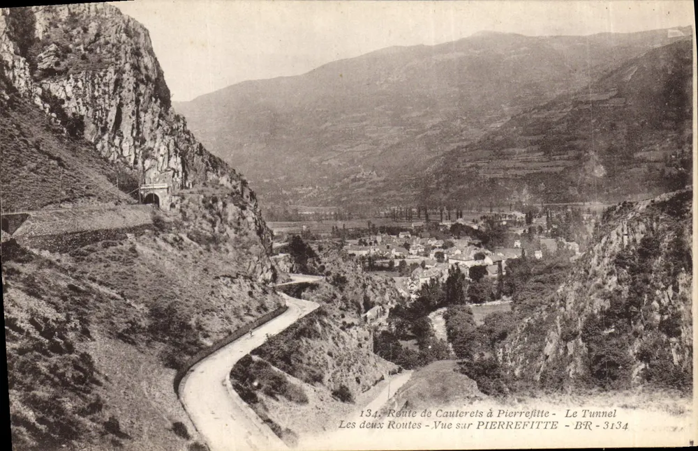 Estrada de Cauterets para Pierrefitte - Vista sobre Pierrefitte - O Túnel - BR-3134 - Frente
