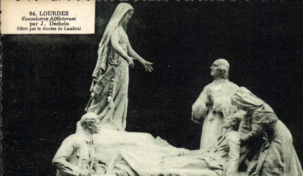 Lourdes — Estátua da Consolatrix Afflictorum por J. Dechein — Oferecida pelo diocese de Cambrai - Frente