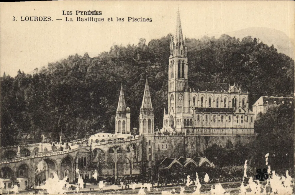 Lourdes — A Basílica e as Piscinas — Os Pirineus - Frente