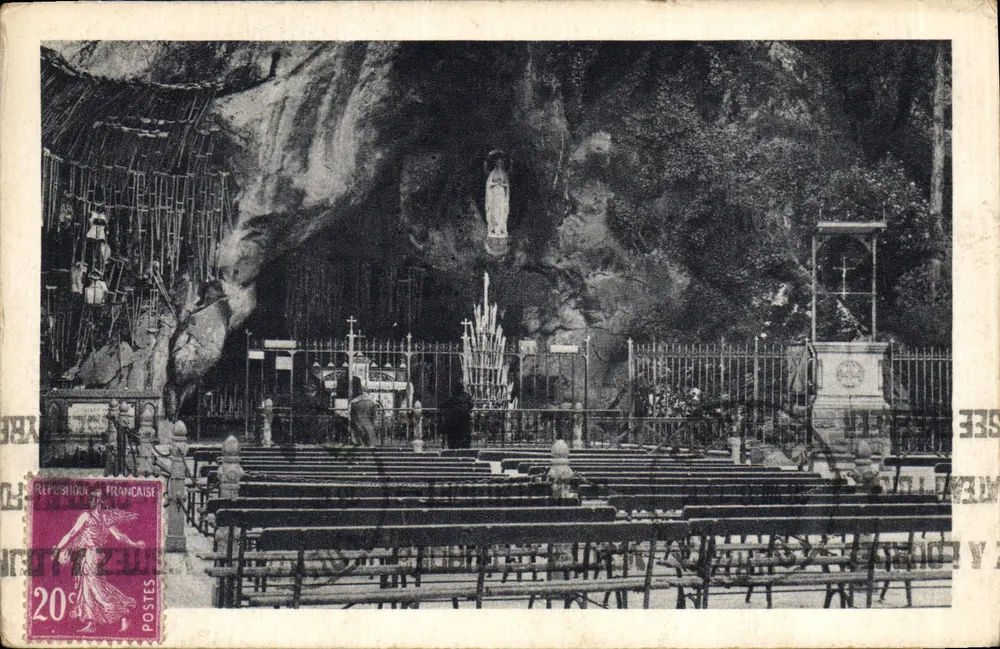 A Grotta Milagrosa — Lourdes — Edição P. Léger, n° 109 - Frente
