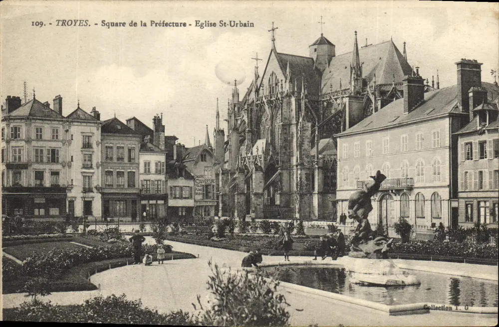 Troyes - Square de la Préfecture - Igreja de São Urbano — Coleção T. G. - Frente