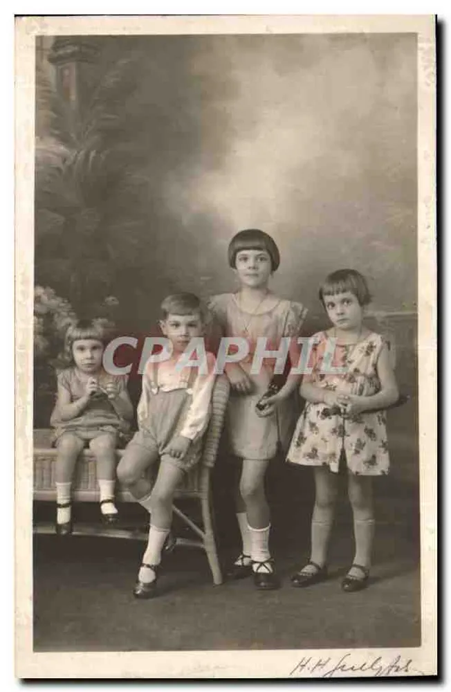 Quatro crianças — estúdio fotográfico H.H. Feilky — Paris - Frente