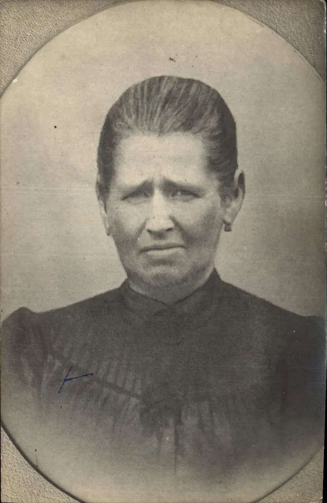 Retrato de uma mulher — editor desconhecido, número de série não visível - Frente
