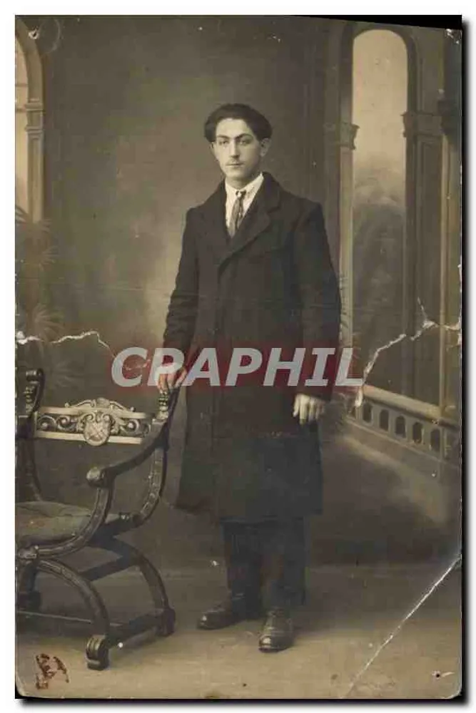 Portrait d'un jeune homme — studio photographique — éditeur 'CPAPHIL' (imprimé sur la carte) - Frente