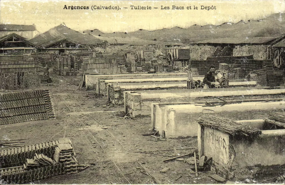 Argences (Calvados) — Ziegelwerk — Die Behälter und der Lagerplatz — Verlag C. Gröll - Vorderseite