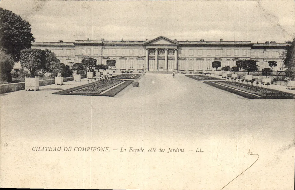 Castelo de Compiègne — A Fachada, lado dos Jardins — LL. — n°12 - Frente