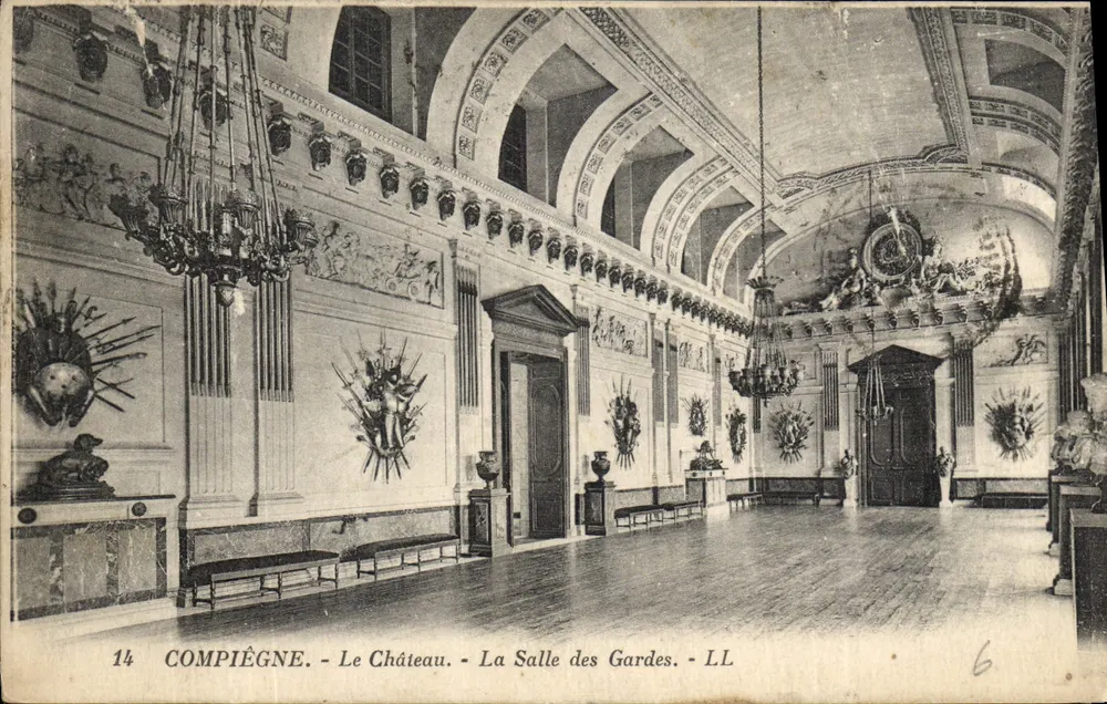 Compiègne - O Castelo - A Sala dos Guardas - LL - Frente