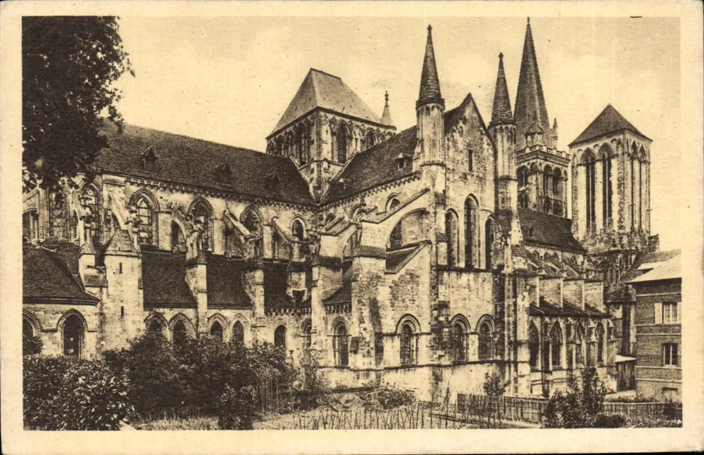 Lisieux — Abside da Catedral de São Pedro — Edição 'La Cigogne', 23, Avenida da República, Deauville - Frente