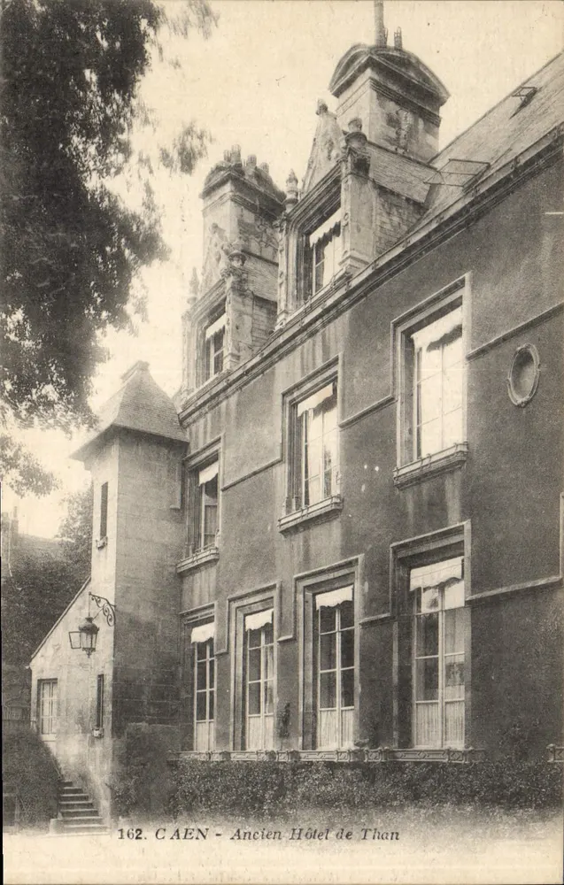Caen — Oud Hotel de Than — uitgever Maron-Docquut, Caen - Voorkant