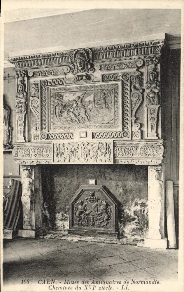 Caen - Museum der Normandischen Antiquarier - Kamin des 16. Jahrhunderts - L.I. - Vorderseite