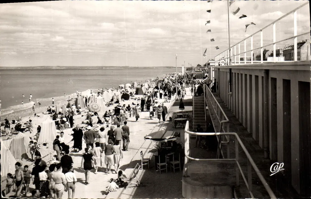 LUC-sur-MER — Vista geral da Praia — editor Ce des Arts Photomécaniques, 44, r. Letellier, Paris-15 - Frente