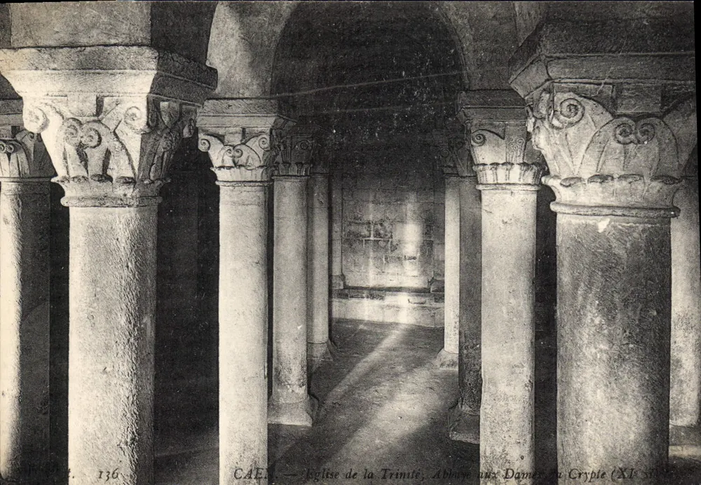 Caen — Igreja da Trindade, Abadia das Damas, a Cripta (século XI) - Frente
