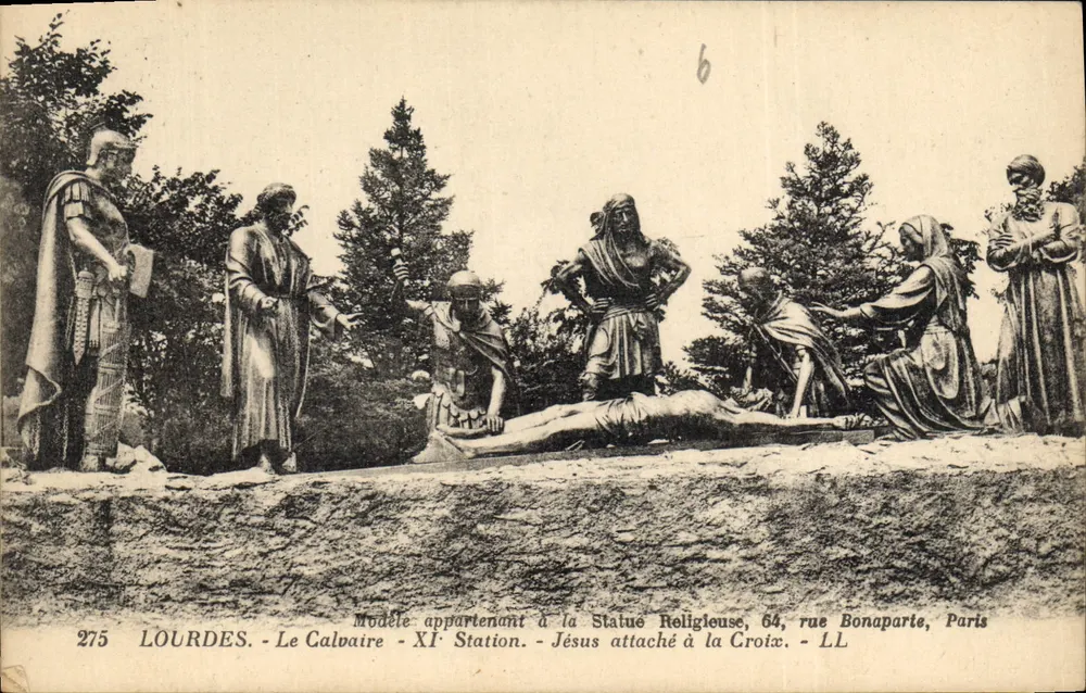 Lourdes — Das Calvarium — 11. Station — Jesus am Kreuz — Modell der religiösen Statue, 64, rue Bonaparte, Paris - Vorderseite