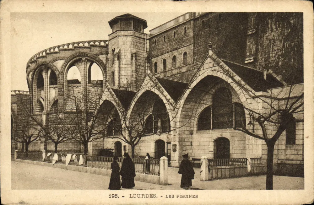 Lourdes — As Piscinas — Héloïgrevyre, n°198 - Frente