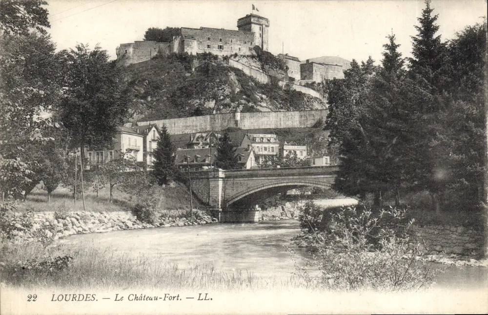 Lourdes — O Castelo-Forte — LL. - Frente