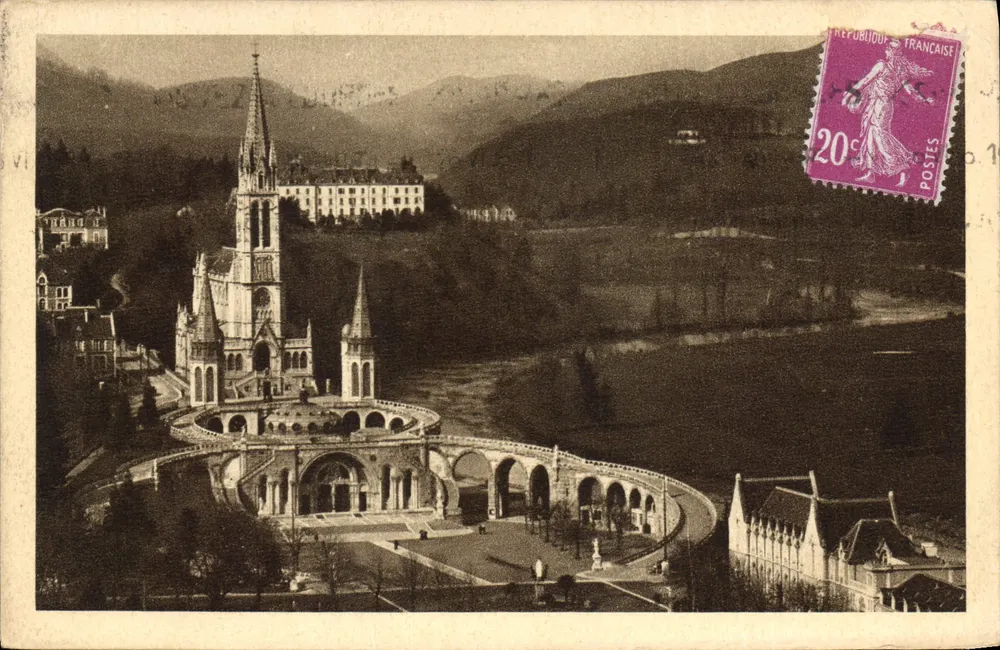 Lourdes — Blick auf die Basilika vom Festungsschloss — Edition P. Donné, Lourdes - Vorderseite