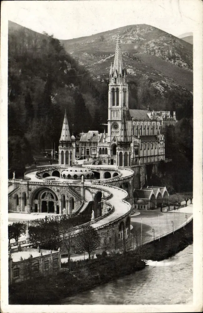 A Basílica e o Gave em Lourdes — Edição P. DOUCET, Lourdes - Frente