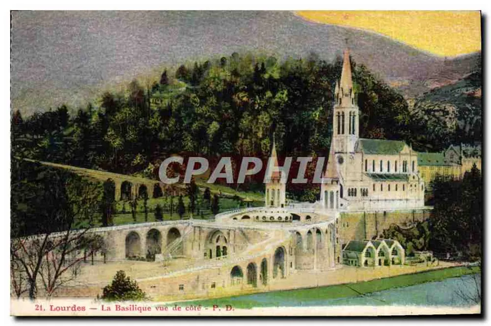 Lourdes — A Basílica vista de lado — P. D. - Frente