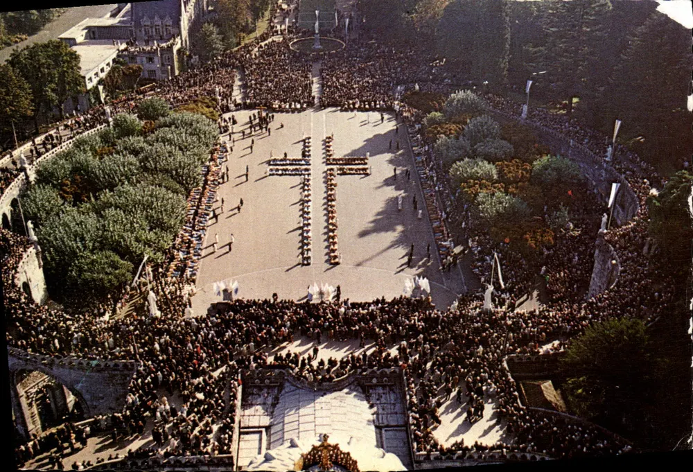 Lourdes — Der Weg des Kreuzes für Kranke während des Rosenkranzes — Edition Yan-P. Chambon - Vorderseite