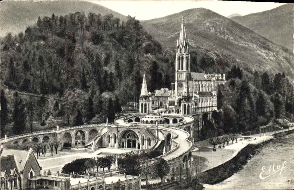 Lourdes — Vista geral da Basílica — Ed. Luf - Frente