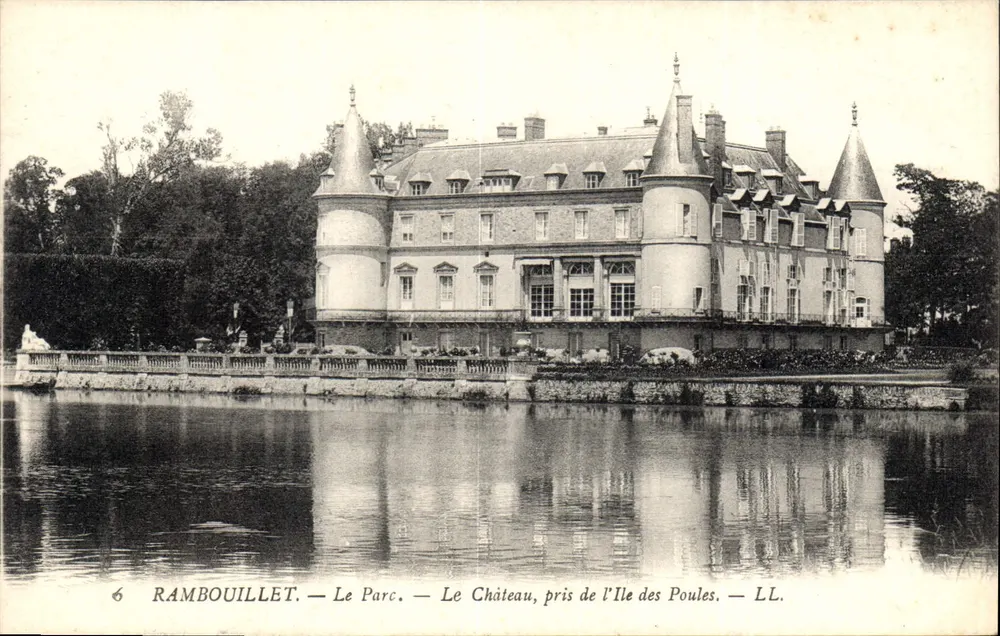 Rambouillet — Der Park — Das Schloss, gesehen von Île des Poules — LL. - Vorderseite