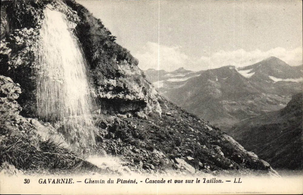 Gavarnie — Wasserfall und Blick auf den Taillon — LL - Vorderseite