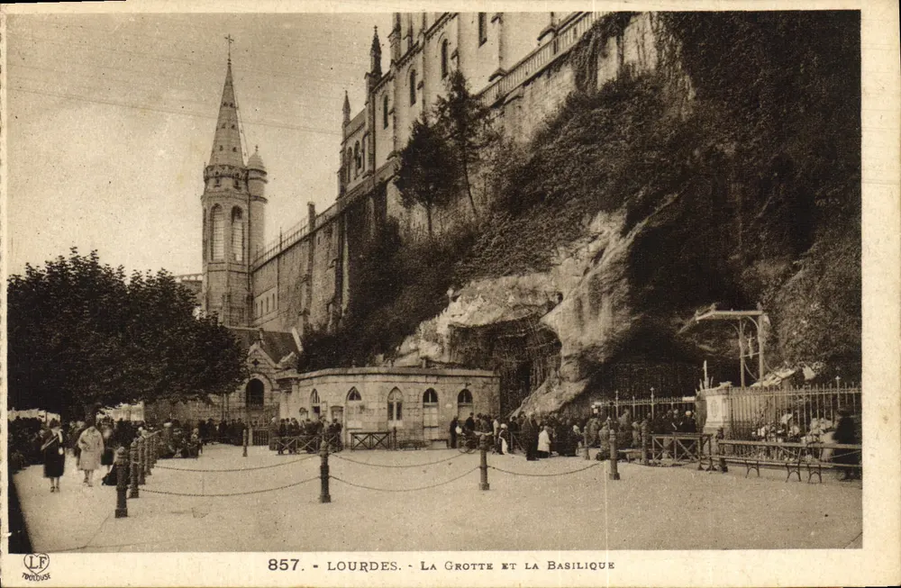 Lourdes - La Grotte et la Basilique — Labouché Frères, Toulouse, n° 857 - Frente