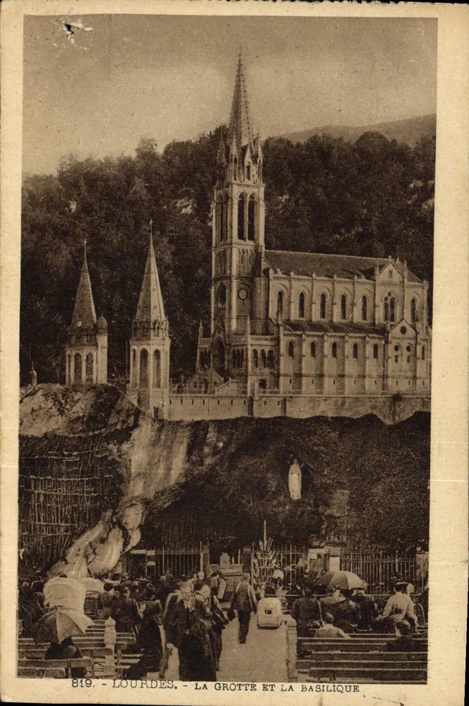 Lourdes — La Grotte et la Basilique — Hélingraphe Lahouche frères, n°819 - Frente