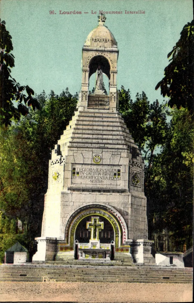 Lourdes — O Monumento Interallié — Palácio do Rosário - Frente