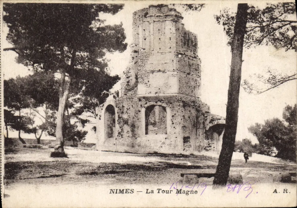 Nîmes — La Tour Magne — A.R. - Voorkant