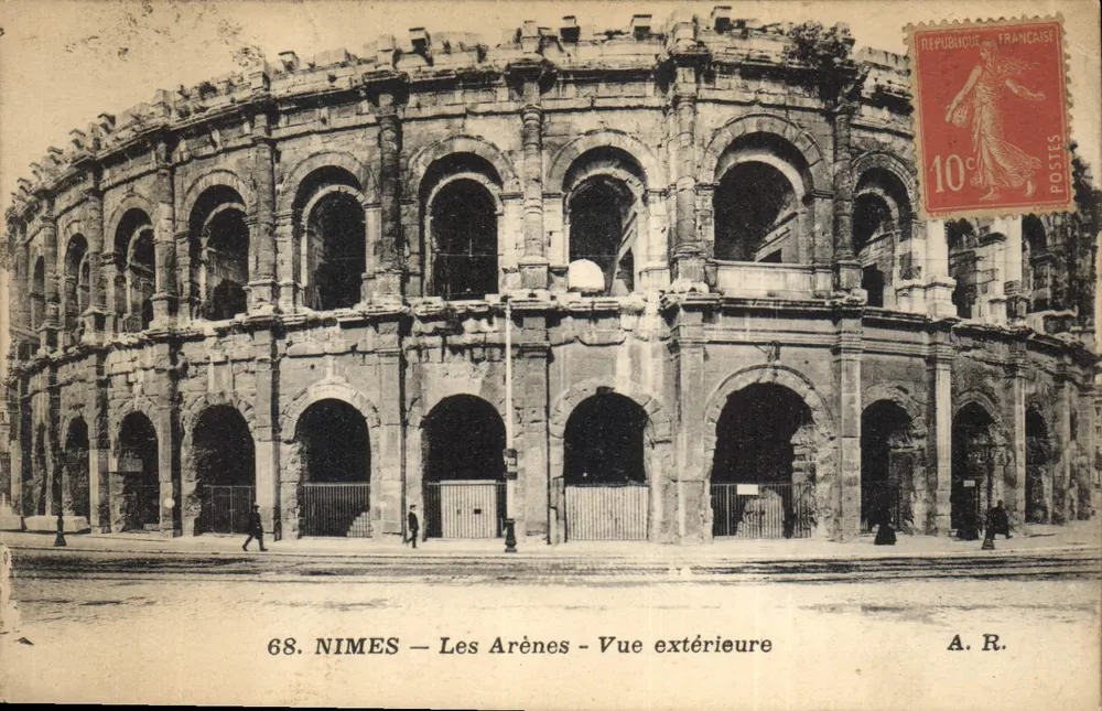 Nîmes — As Arênes — Visão externa — A.R. n°68 - Frente