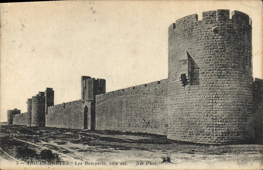 Aigues-Mortes — Die Mauern, Ostseite — ND Phot. - Vorderseite