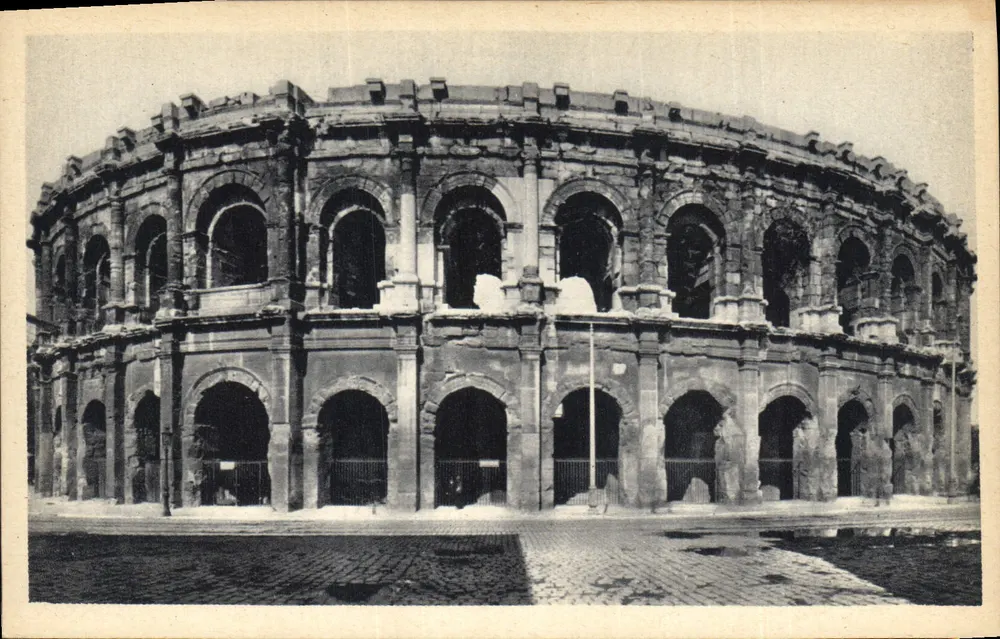 Nîmes — Les Arènes (côté Ouest) — Édition A. Beaulieu - Nîmes - Frente