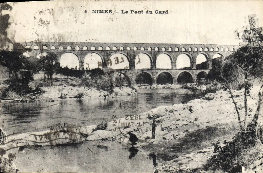 NIMES — O Pont du Gard — A. Beauretier, N°4 - Frente