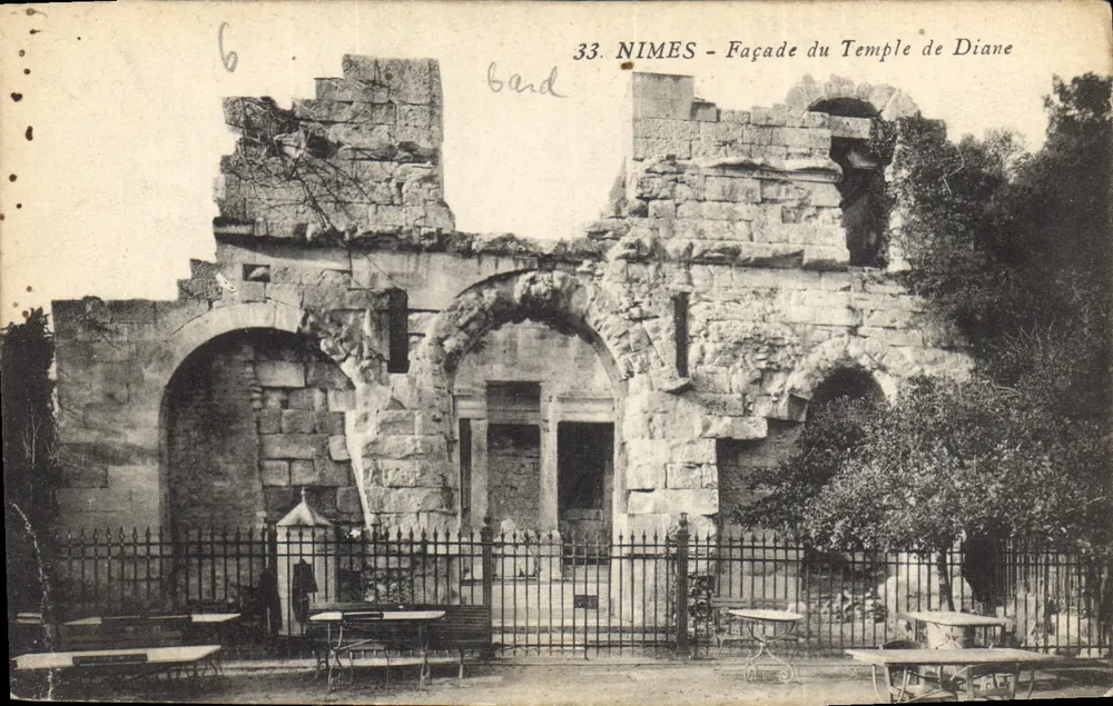 Nîmes - Facha da Templo de Diana — editor Bard, n°33 - Frente