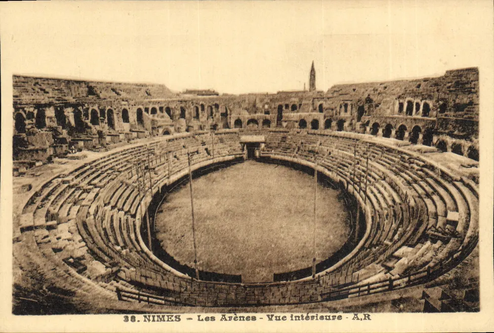 Nîmes - As Arenas - Vista interna - A.R. - Frente